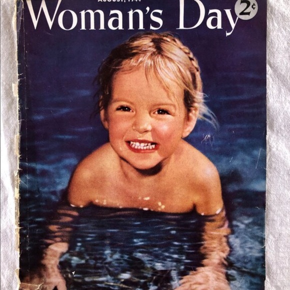 ! Cover, Aug 1944 Woman's Day Magazine, 2 Sides, Child in Pool, Vitamins Plus Ad - Picture 5 of 7
